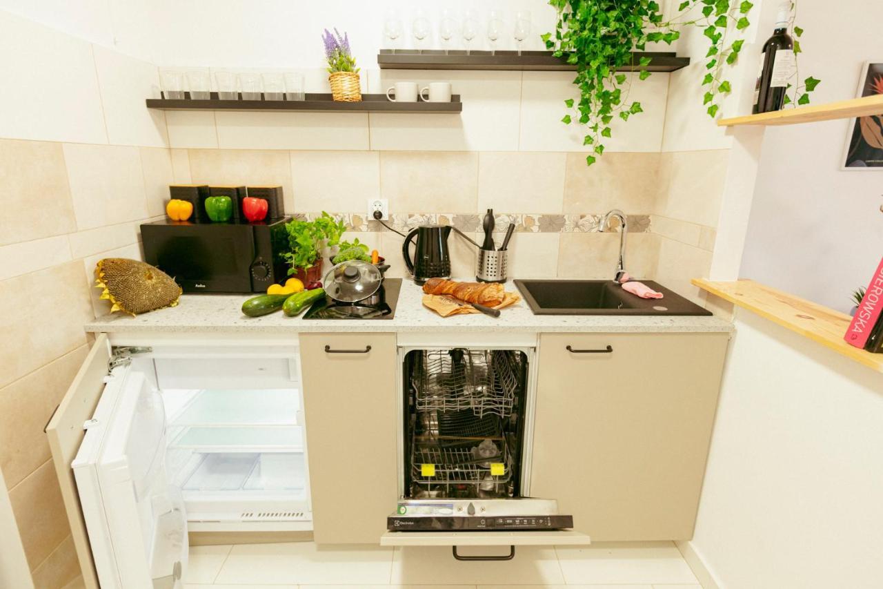 Chmielna - 250M Od Zlotych Tarasow, 350M Od Dworca Centralnego - Wifi - Smart Tv 55 Cali - Better Rental Varsovia Exterior foto